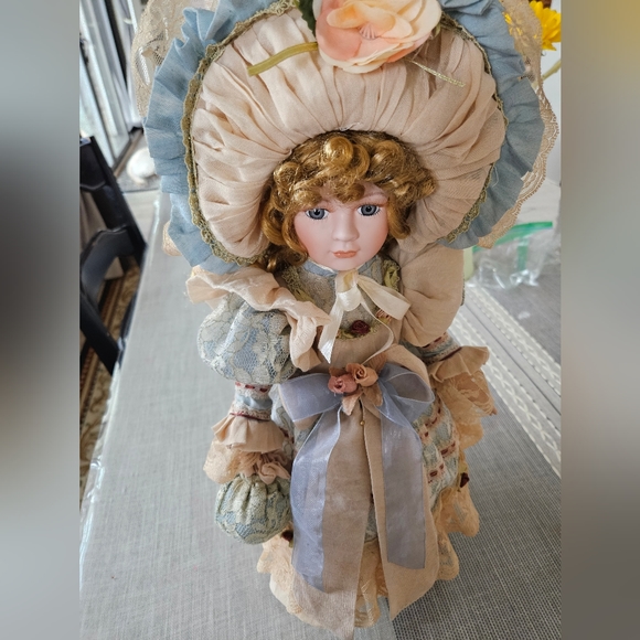 Collectable Doll - Picture 7 of 14